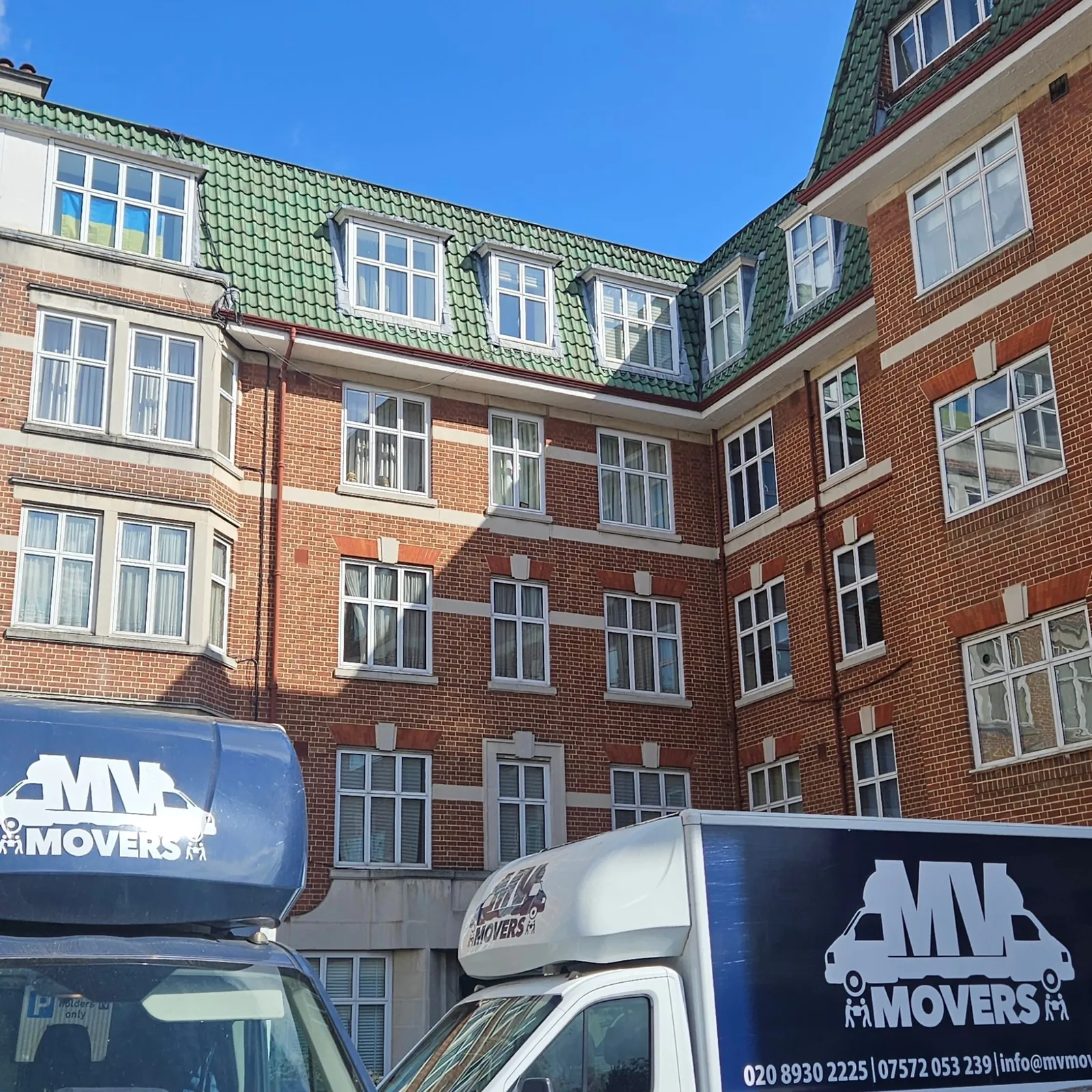 Mansion block – Porter briefed, lift booked – MV Movers